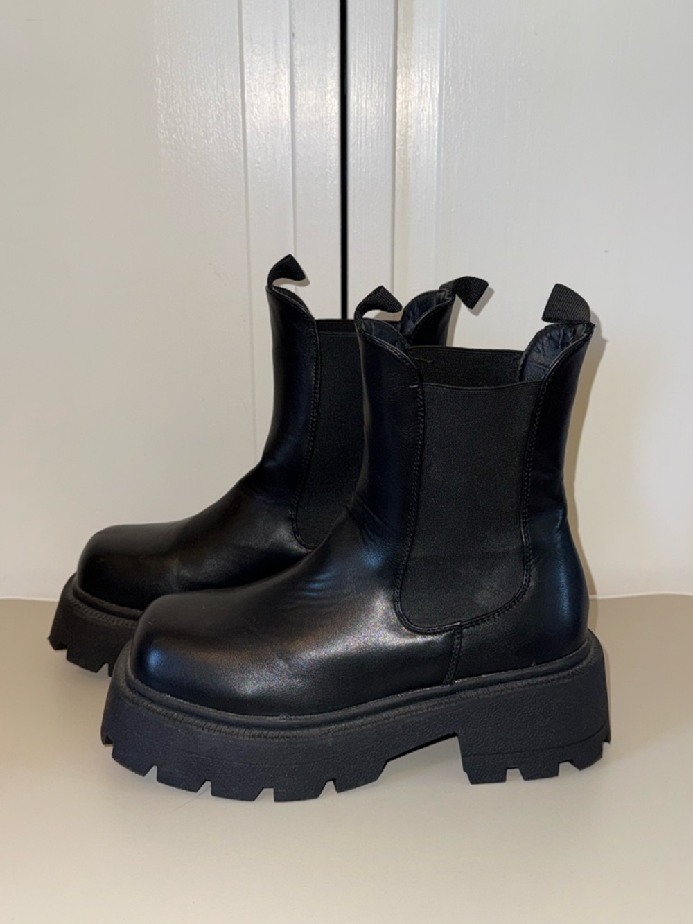 Ready Salted black pull on chunky boots